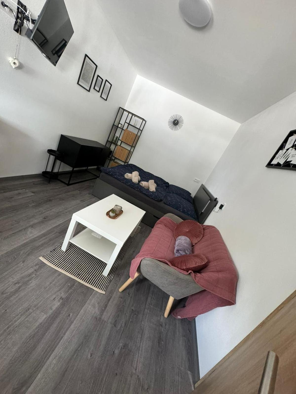 Hobiti Apartman - Sam Rathschlag Exteriör bild