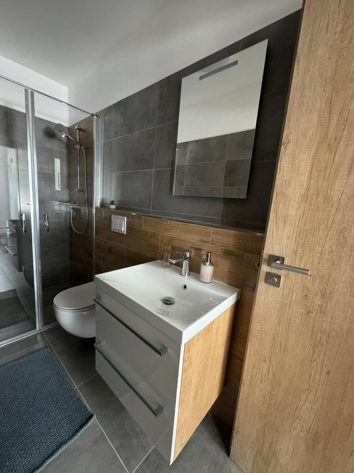 Hobiti Apartman - Sam Rathschlag Exteriör bild